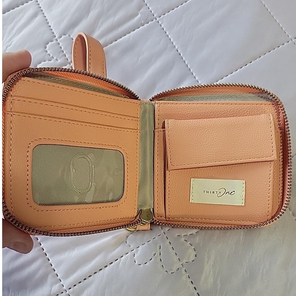 Thirty-One Peach Pebbled Faux Leather Zip Around Wristlet Bifold Wallet Petite